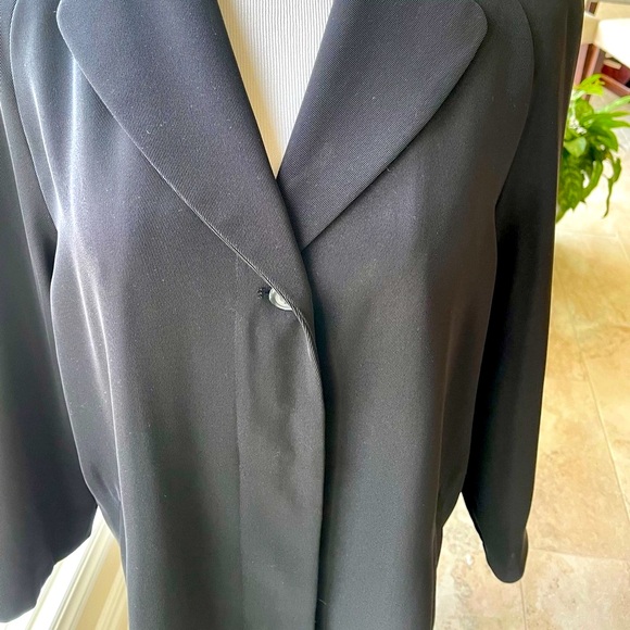 Long black light weight coat by Utex design. - Picture 2 of 15